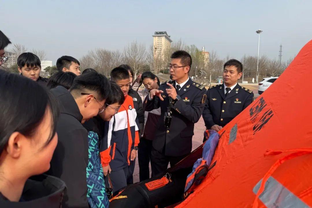 普及水上交通安全知识